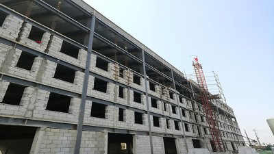 蔚藍行業(yè)百科：鋼結構建筑在實際應用中有哪些優(yōu)點